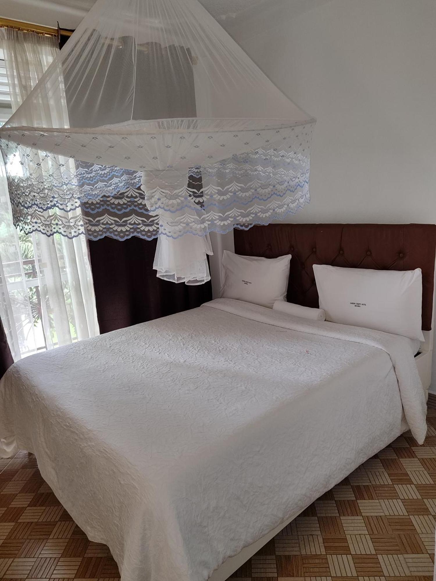 Garden Courts Hotel Masaka ภายนอก รูปภาพ
