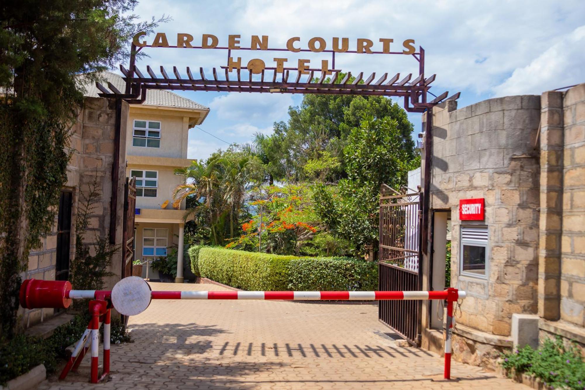 Garden Courts Hotel Masaka ภายนอก รูปภาพ